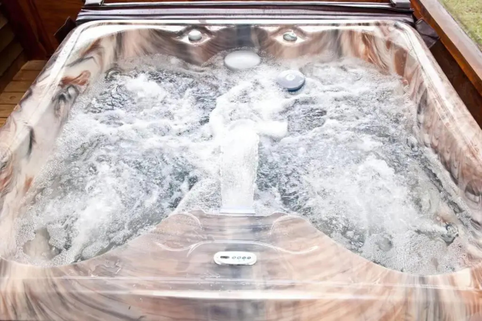 Beautiful View! Log cabin,Fireplace,Hot Tub,Arcade,Pool,Fishing