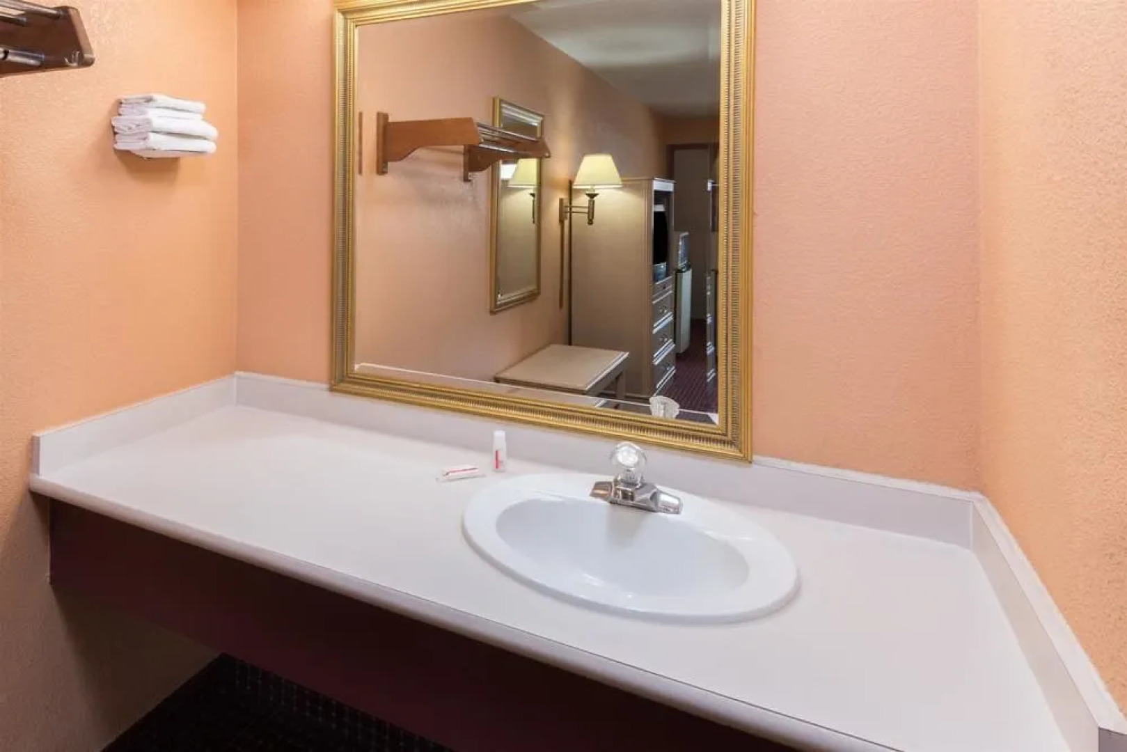 Super 8 Strongsville