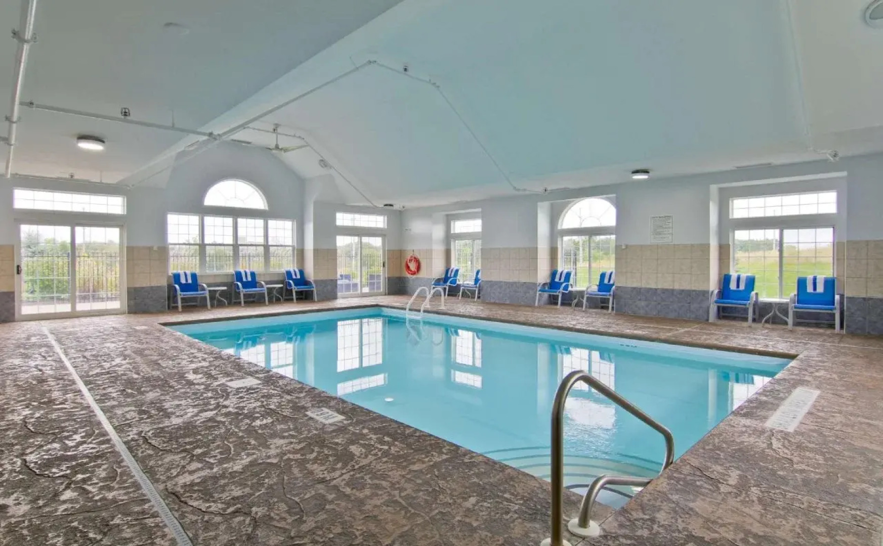 Best Western Plus Woodstock Inn & Suites