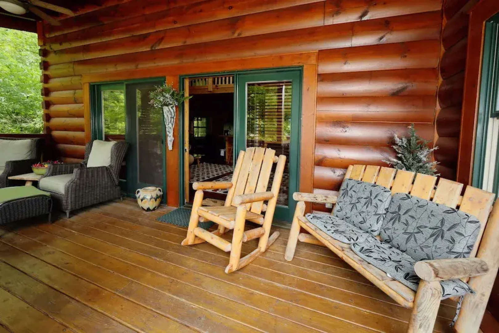 Southern Hospitality - Two Bedroom Cabin
