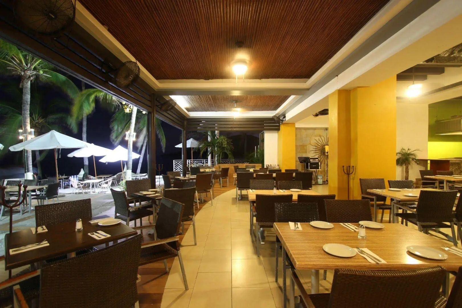 Oceano Palace Beach Resort