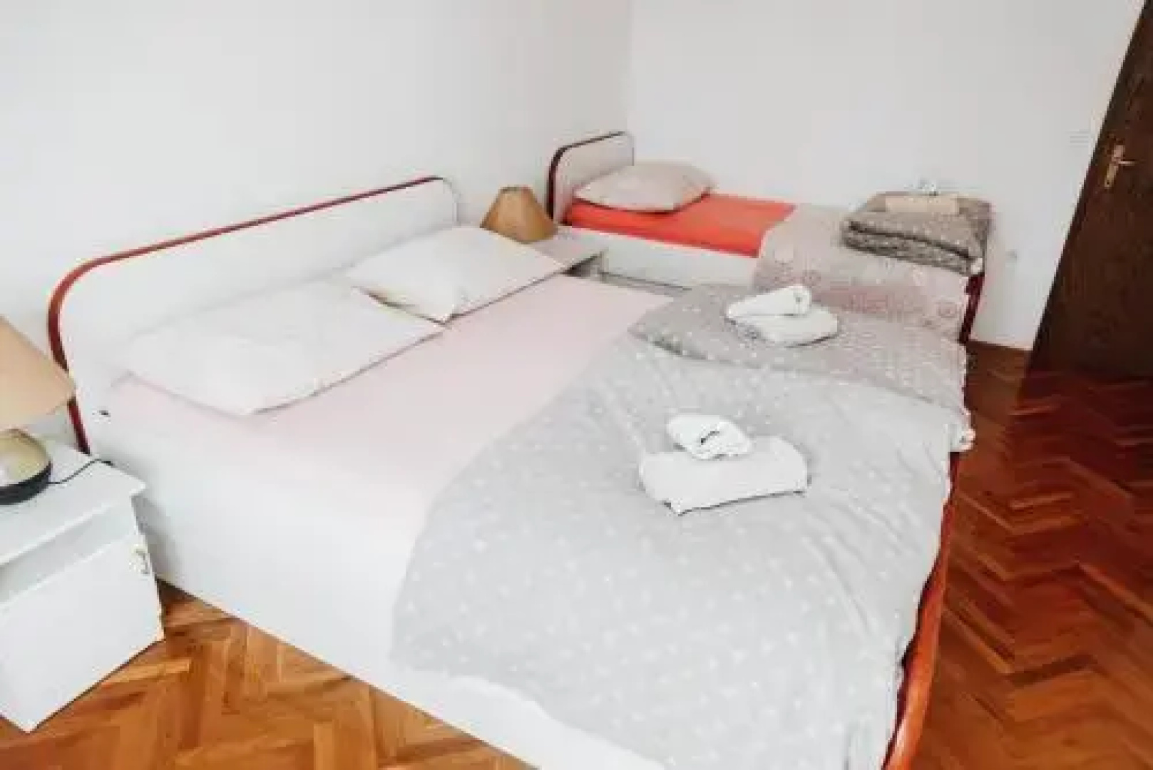 Apartments and Rooms Maganic