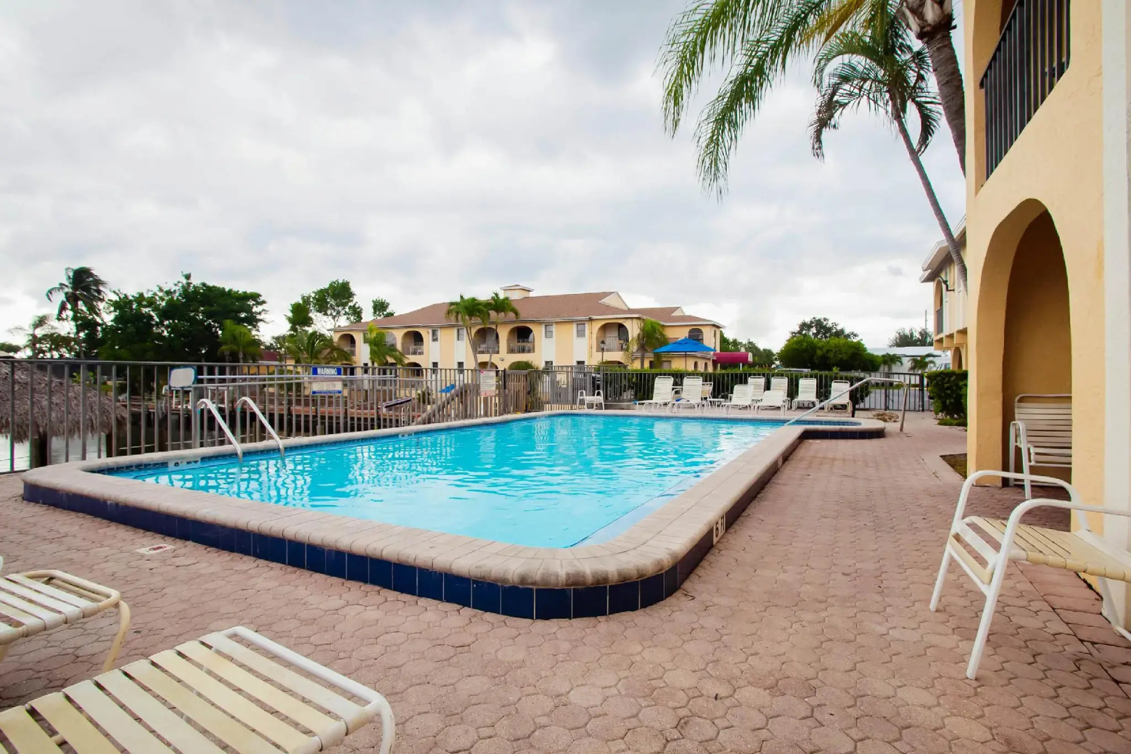 OYO Waterfront Hotel - Cape Coral/Fort Myers, FL
