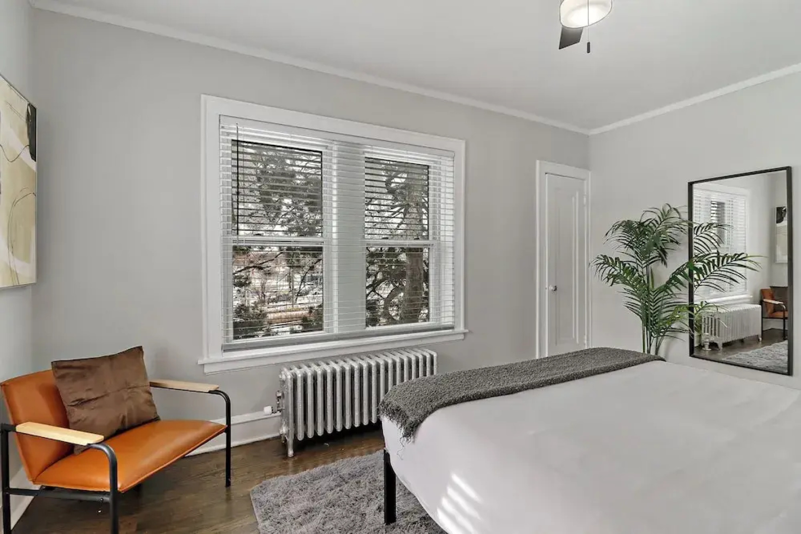 Chic 2BR Apt in Skokie - Elm 3A