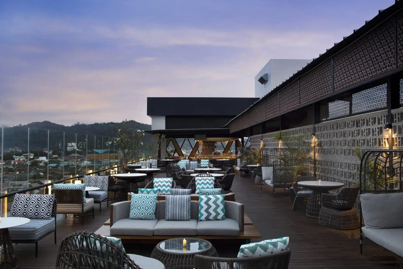 Hotel Santika Premiere Padang