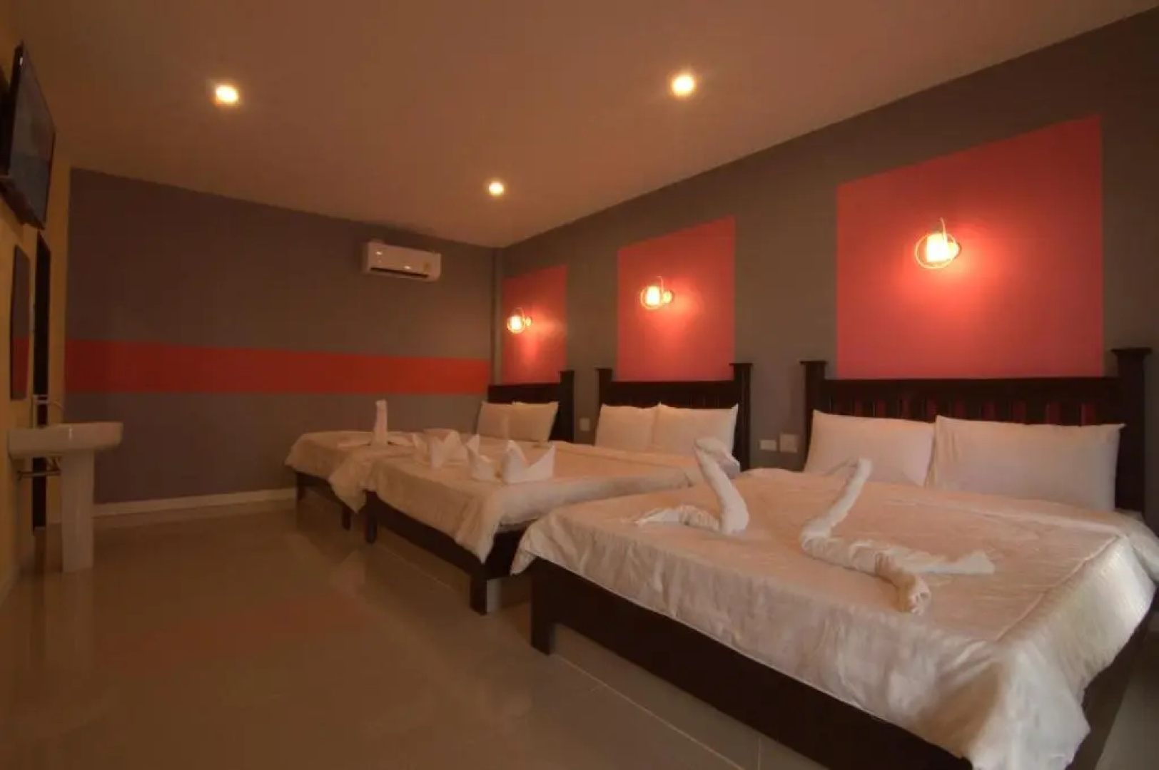 The Palm Resort Kampeang Saen