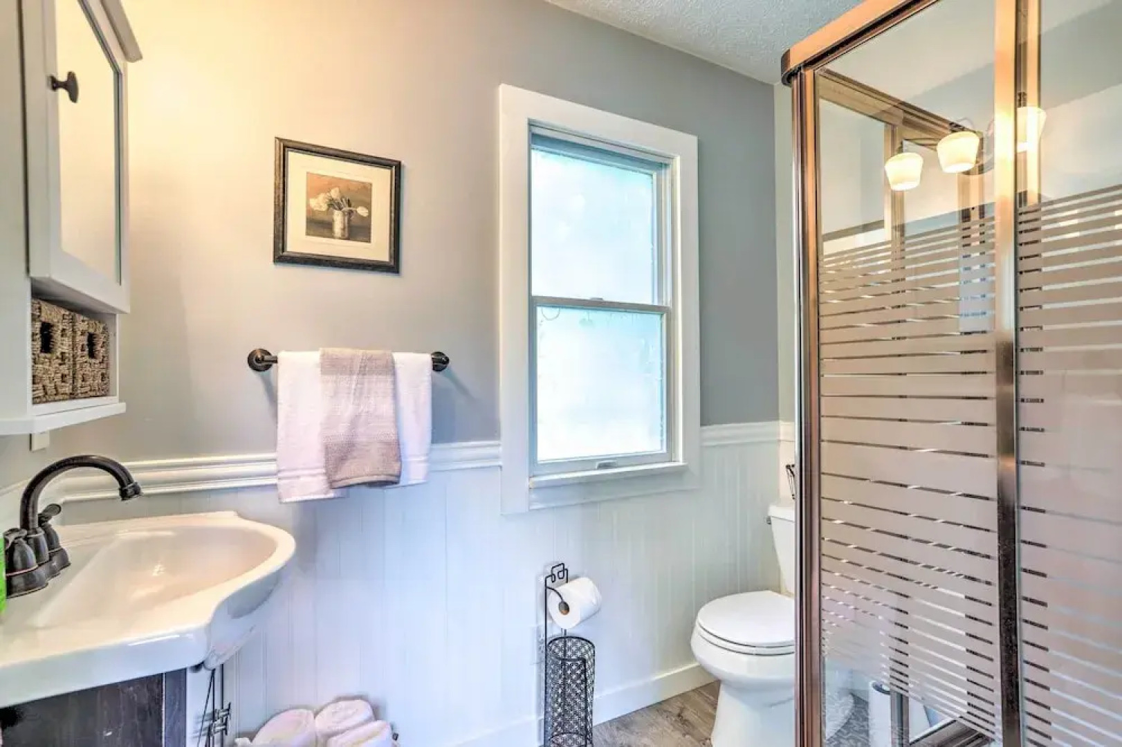 Bright Parma Home w/ Outdoor Space < 10 Mi to Dtwn