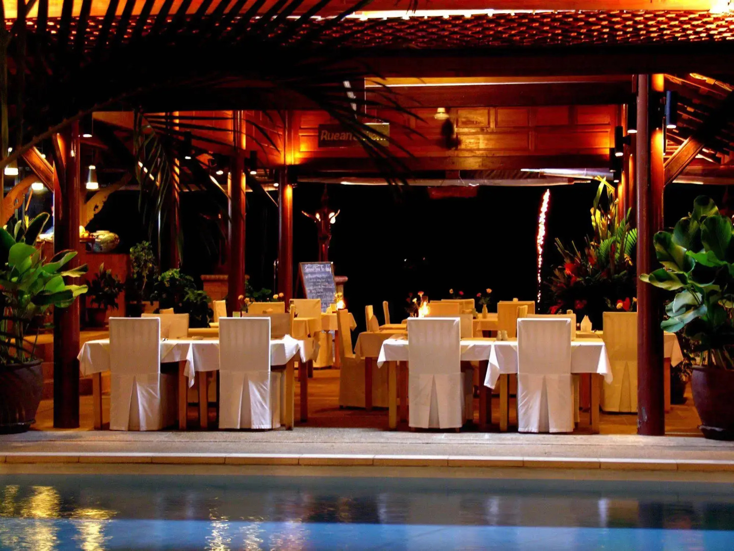 White House Beach Resort And Spa