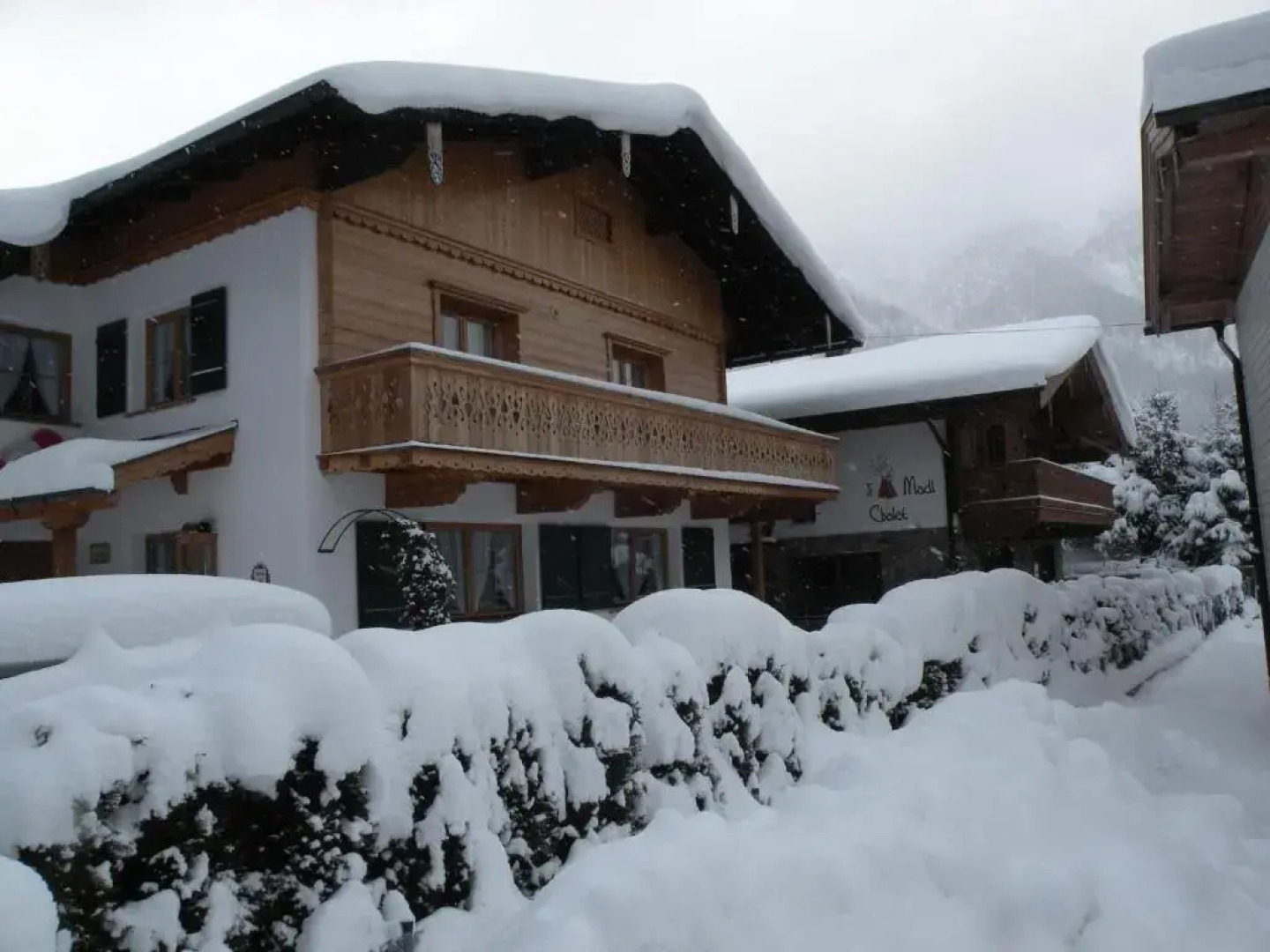 Chalet & Apartments Tiroler Bua