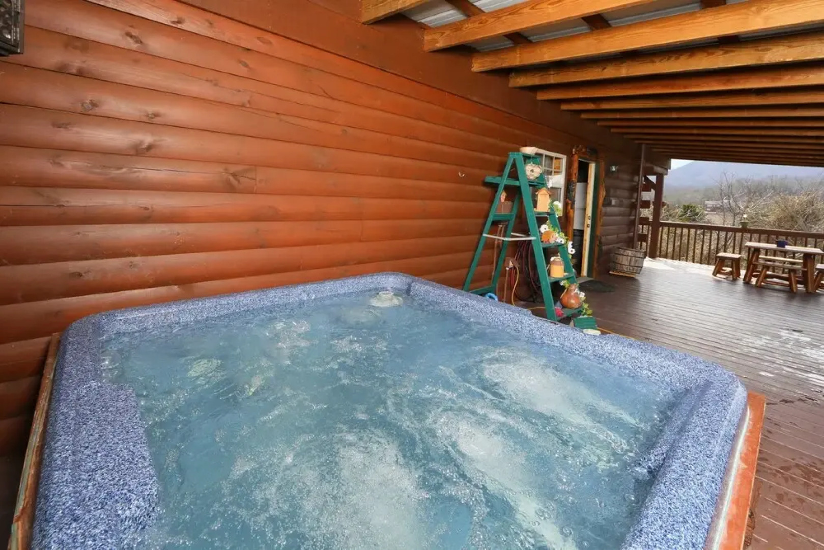 Fireside Memories 2 Br cabin by RedAwning