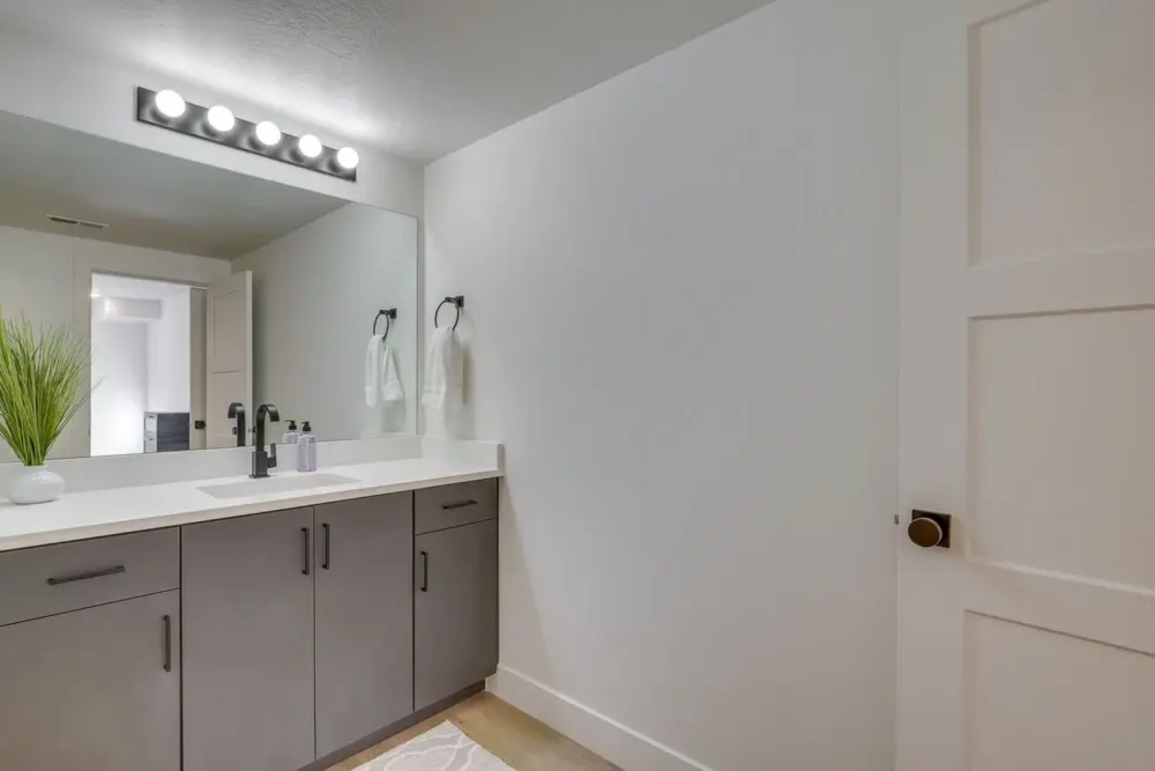 South Jordan Vacation Rental ~ 17 Mi to Slc!