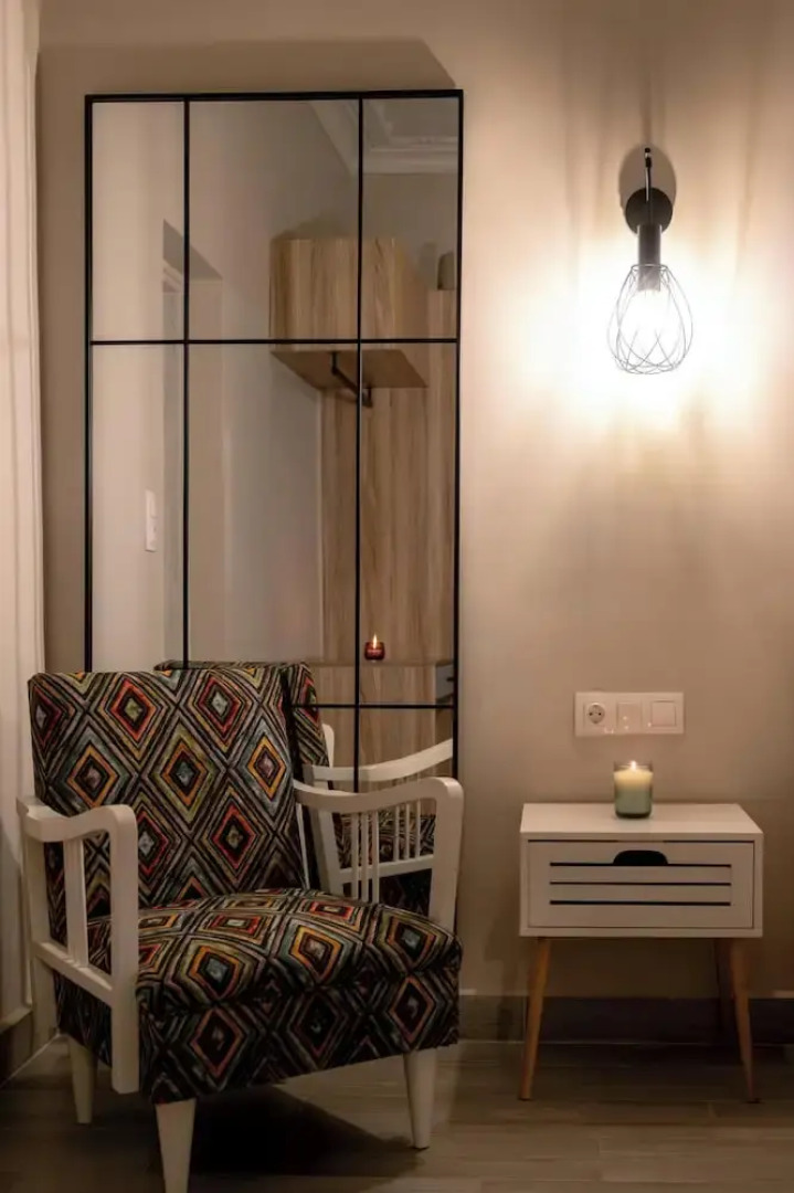 Peacock's Apartments