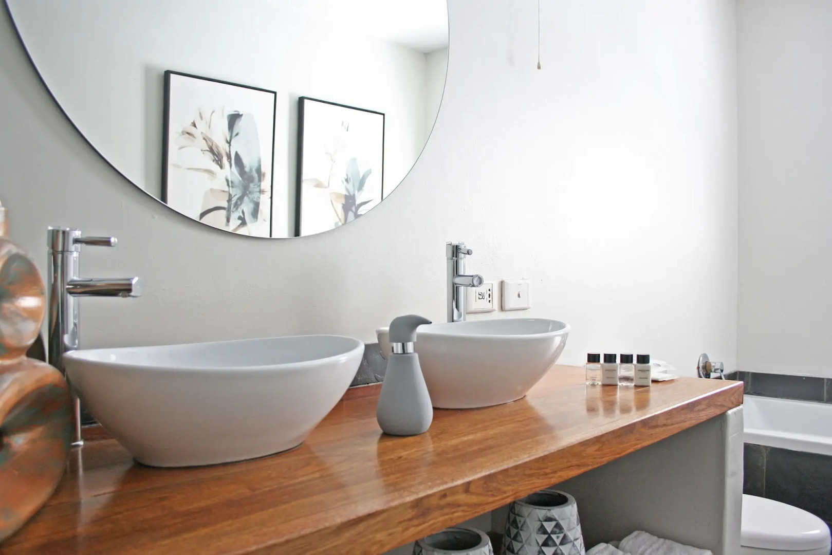 Abalone Hotel & Villas