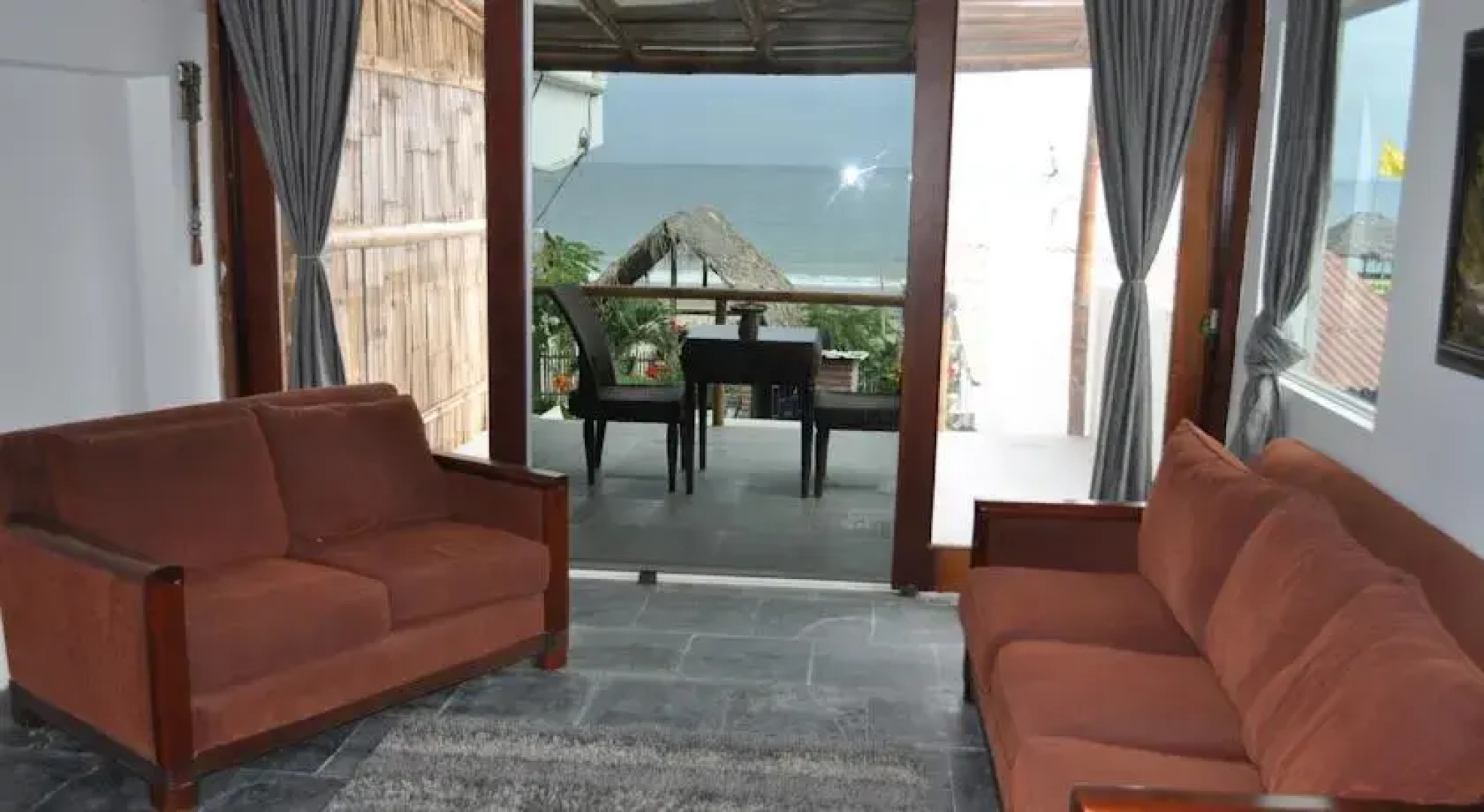 Donkey Den Guesthouse