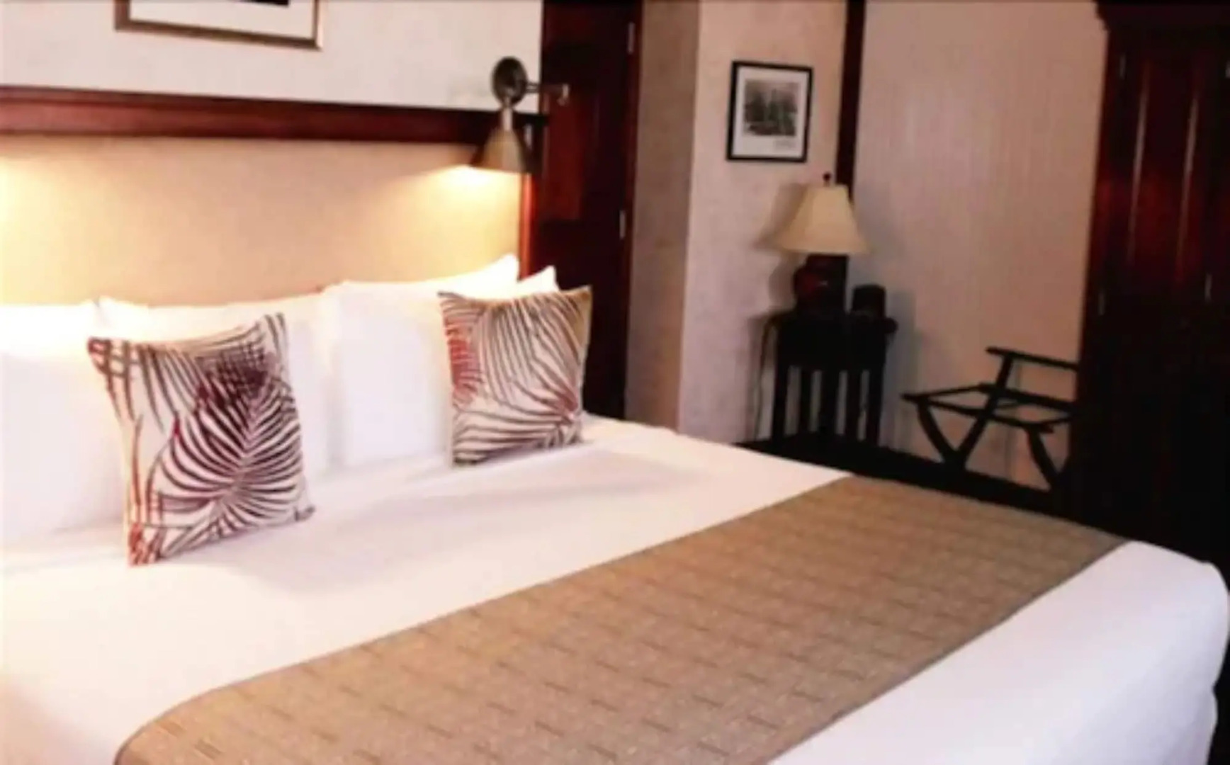 Elizabeth Pointe Lodge