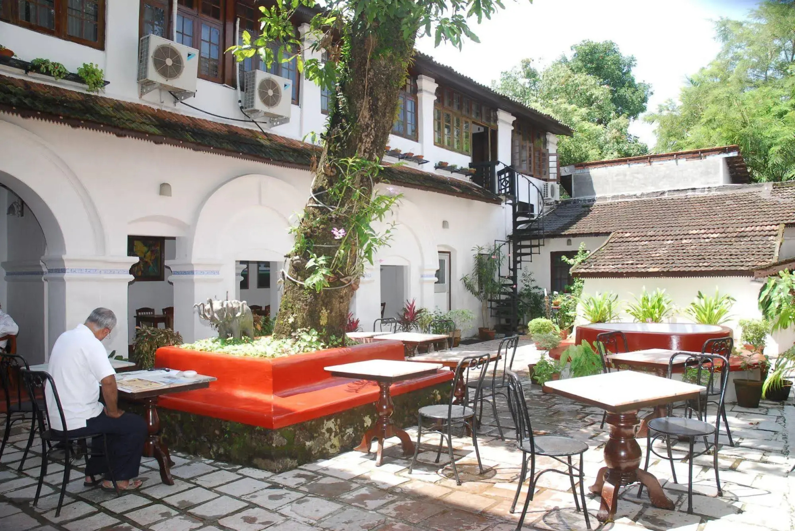 The Old Courtyard Hotel