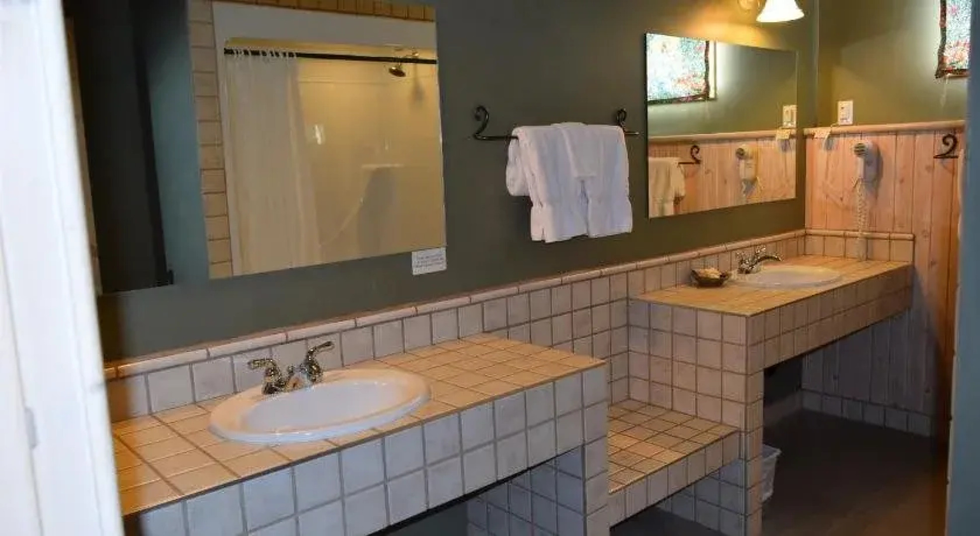 Retreat Wilderness Inn