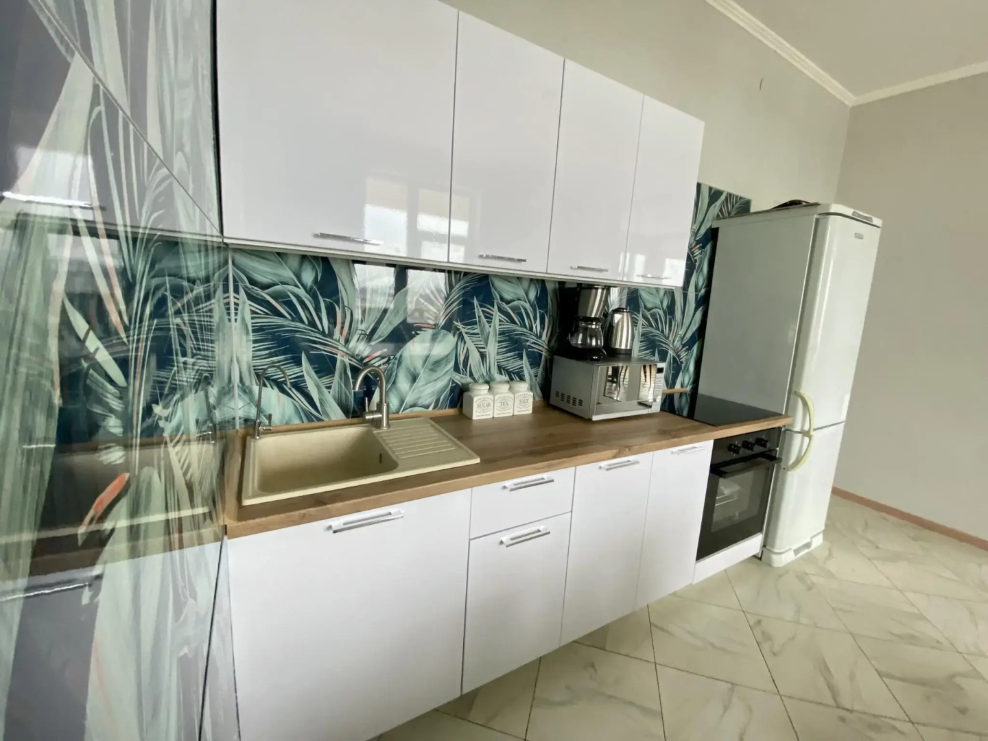 Апарт-отель F1 с бассейном