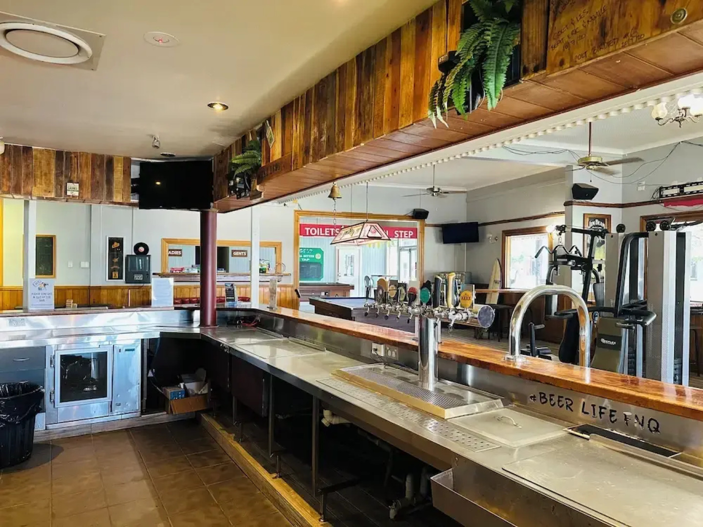 Mossman Exchange & Backpacker Resort