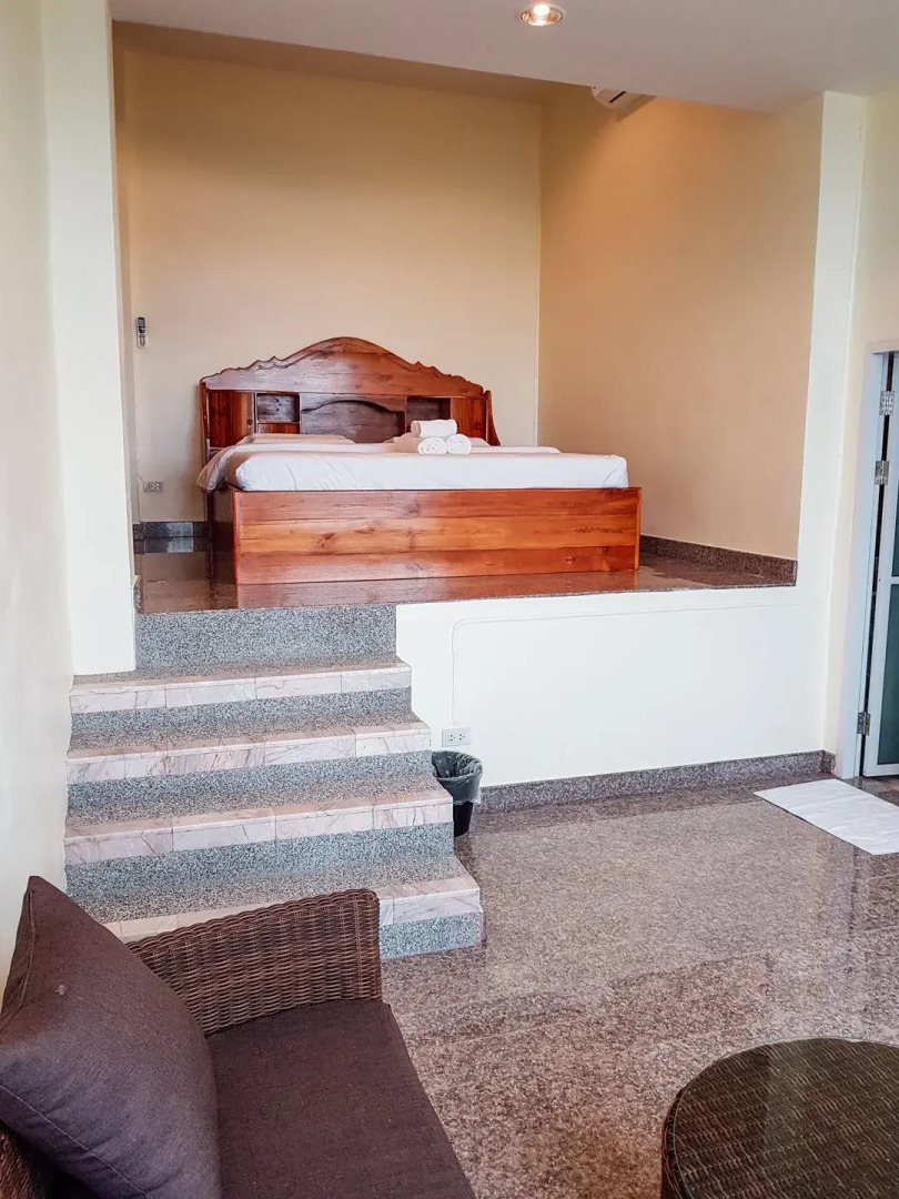 The Lake House Ko Yo