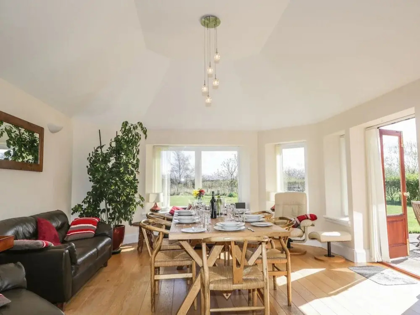 5 Williamston Steading