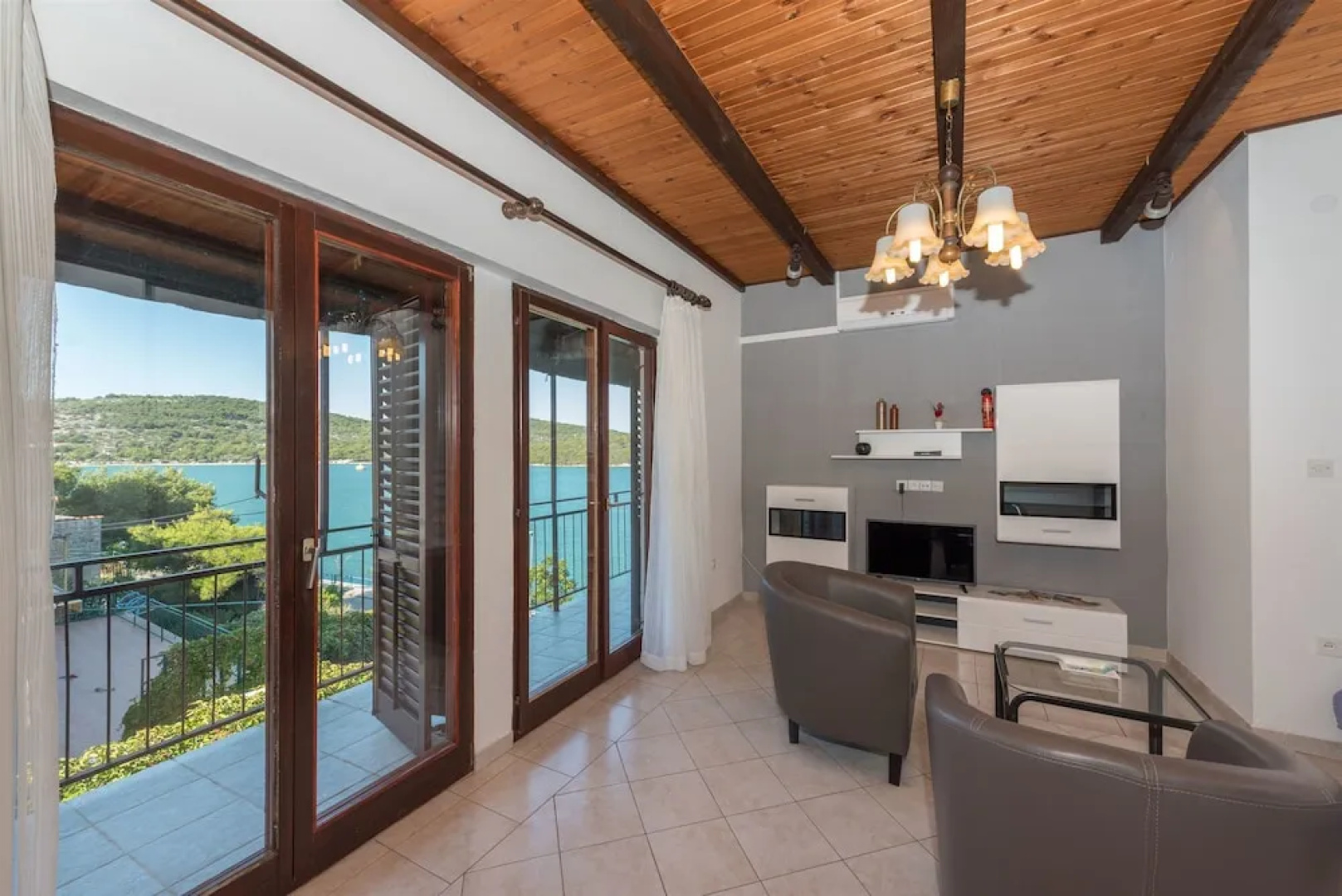 Apartment Lidija