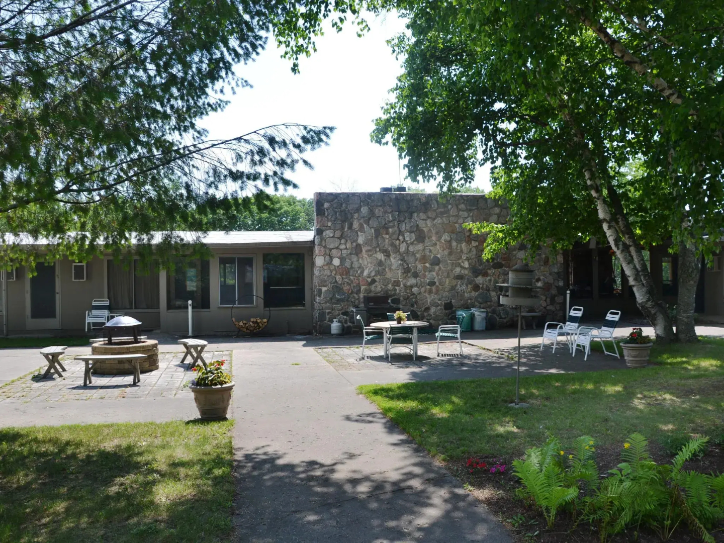 Birchwood Inn