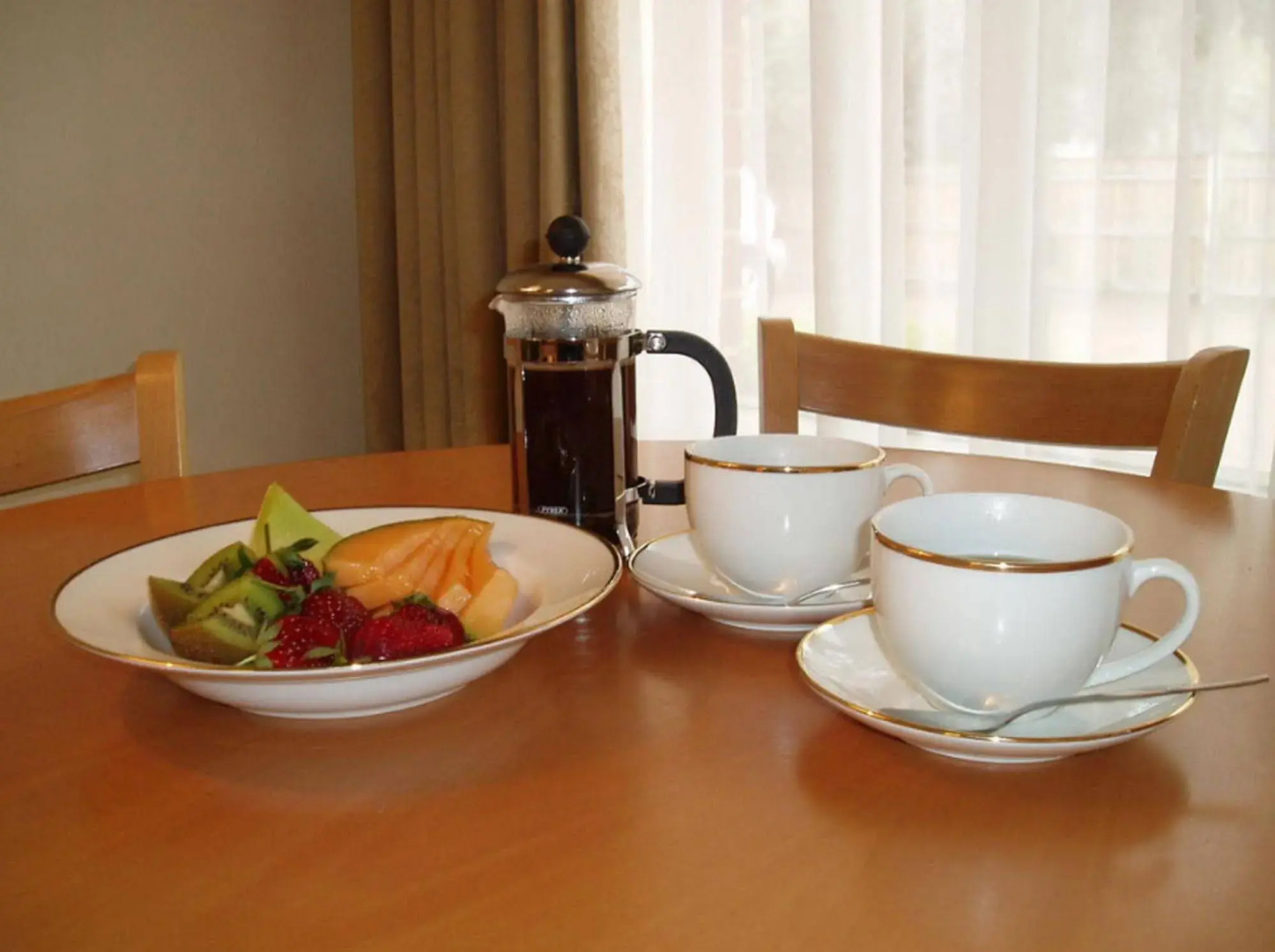 Carlyle Suites & Apartments