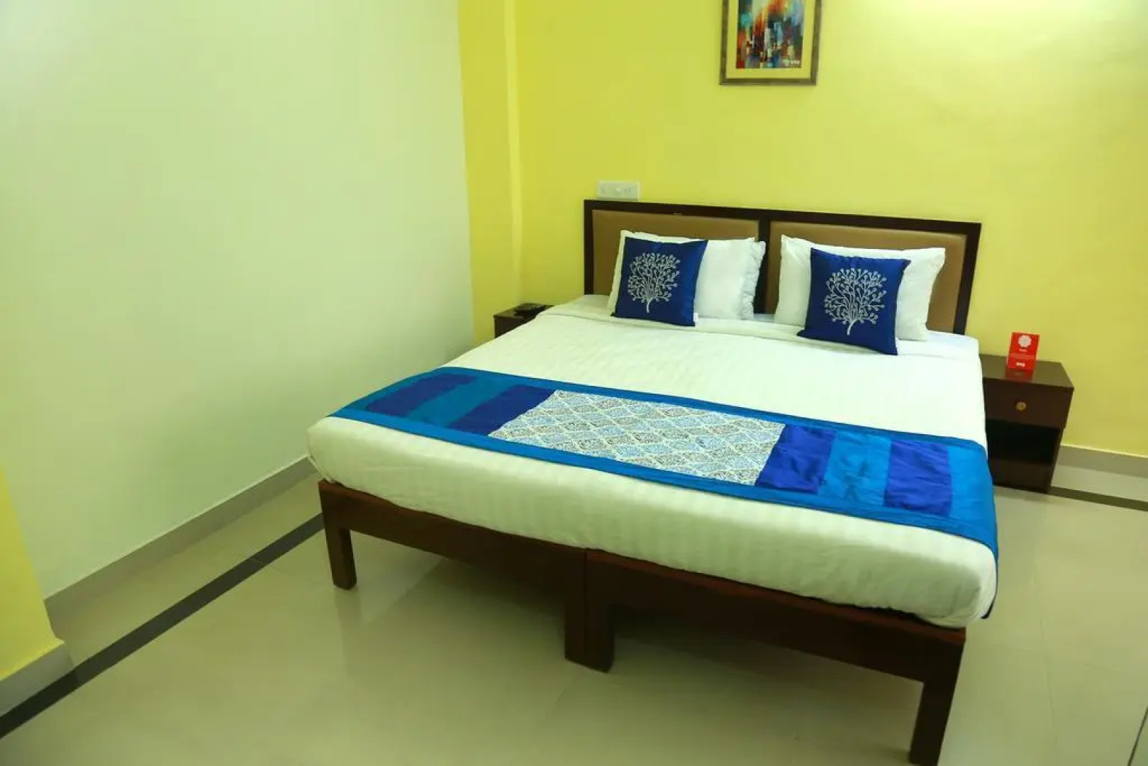 OYO 8273 Diamond Inn