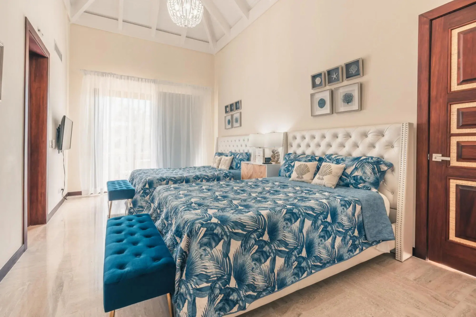 Apartment w 2BR Close to the Beach at Portillo X