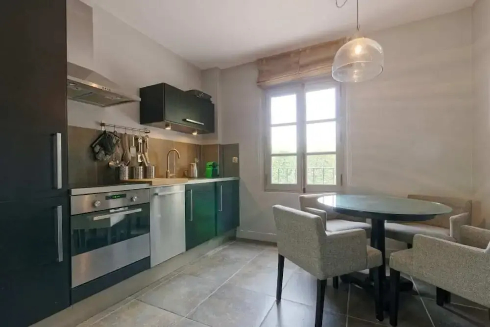 Ravel Private Apartment