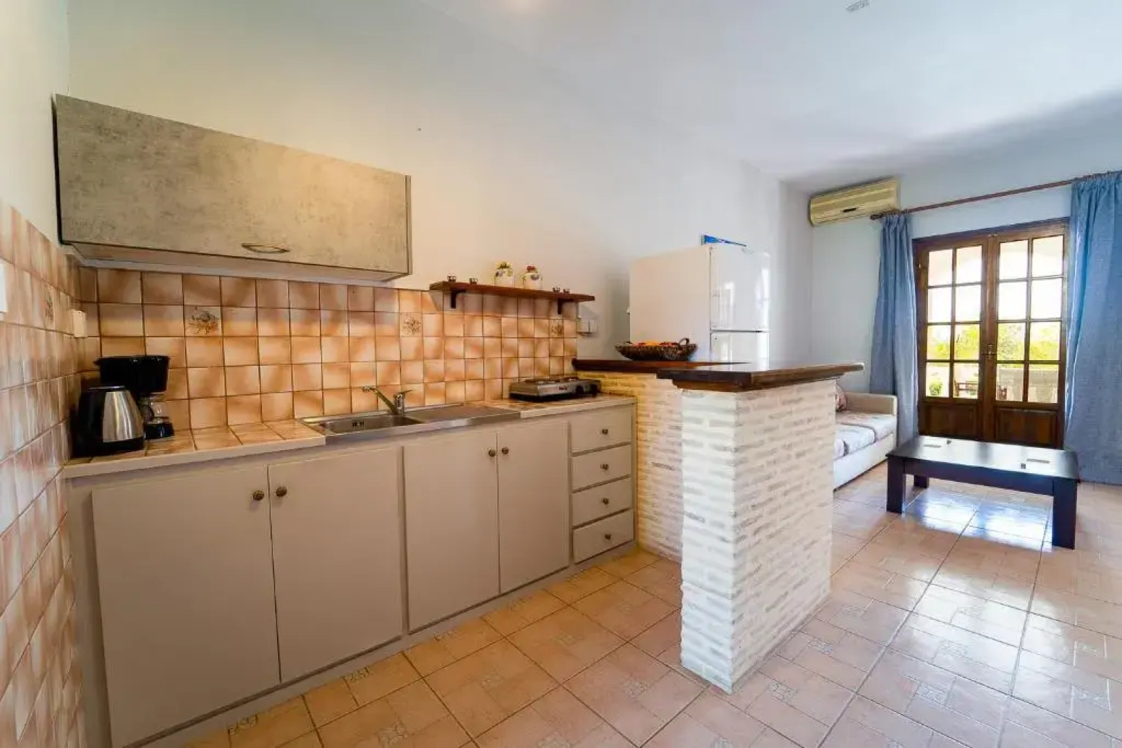 Ionio Holidays Katerina Apartments