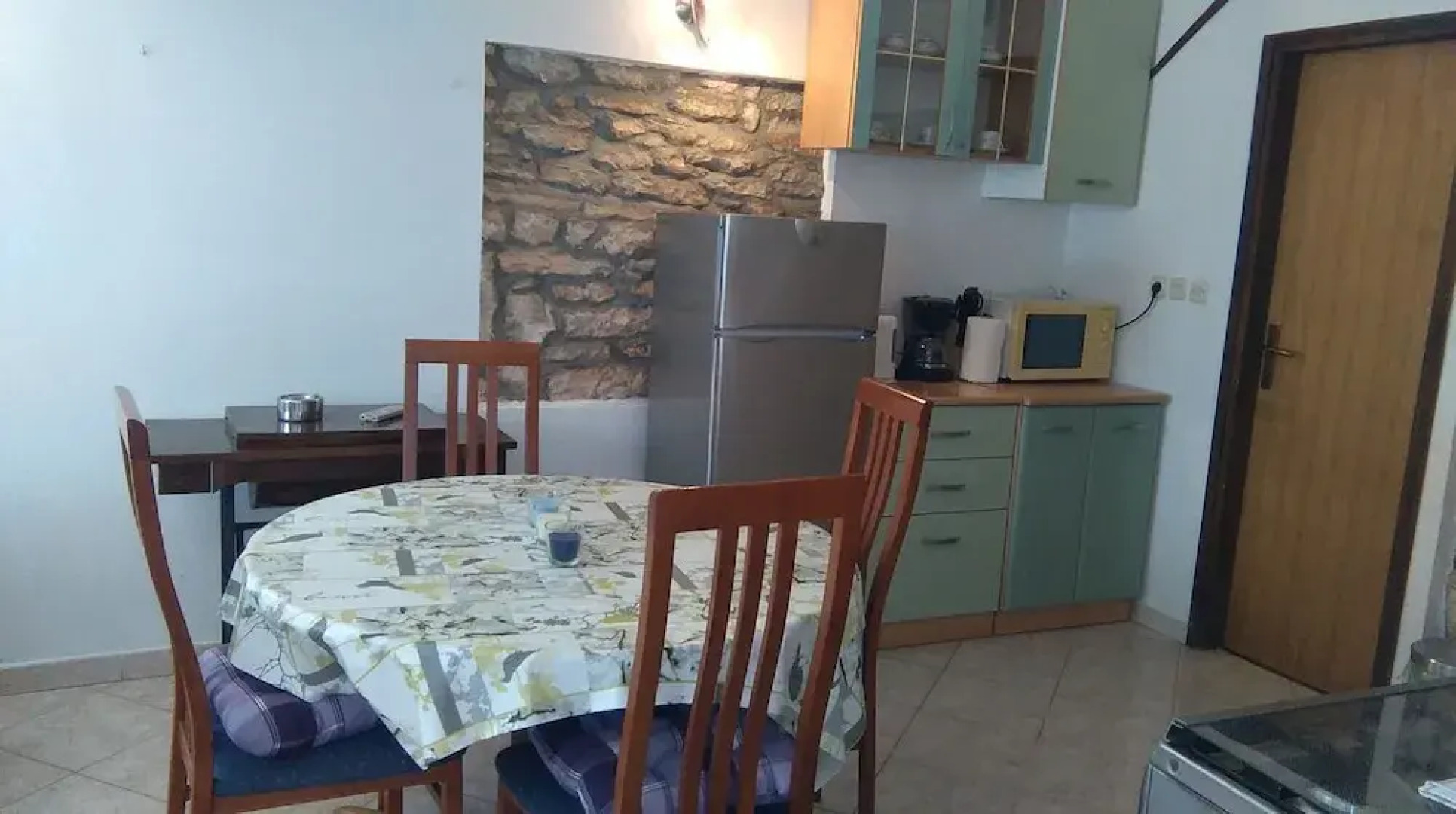 House for Families and Pets Welcome