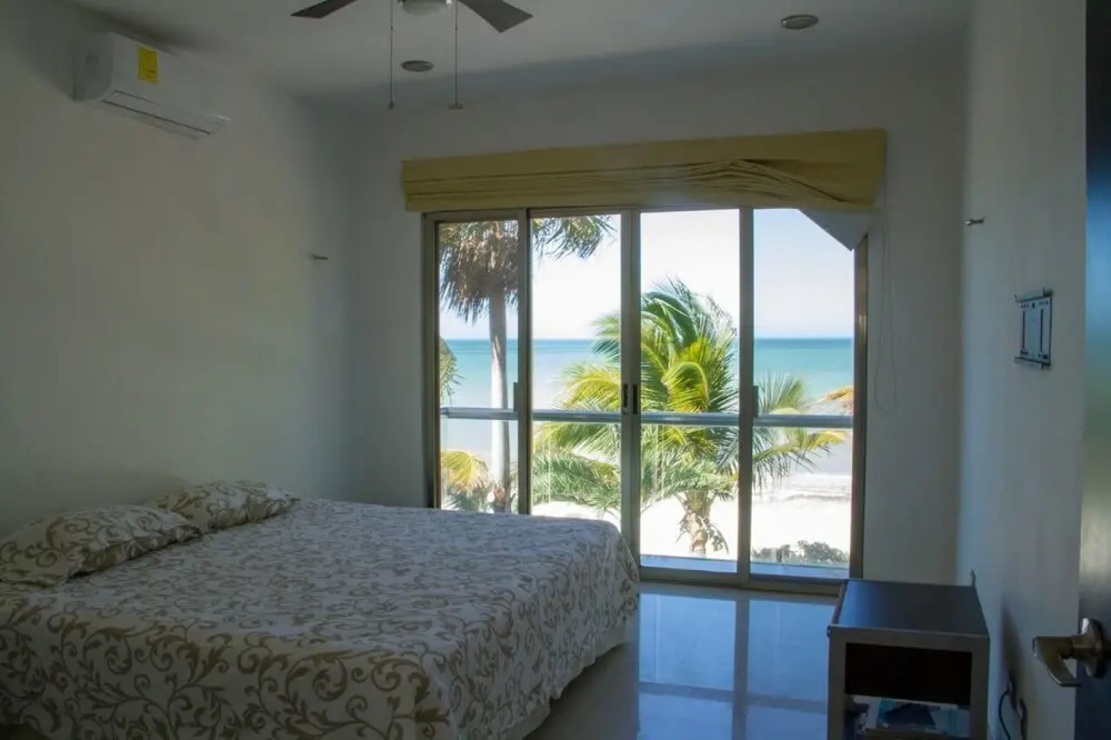 Piña Beach House in San Benito Beach