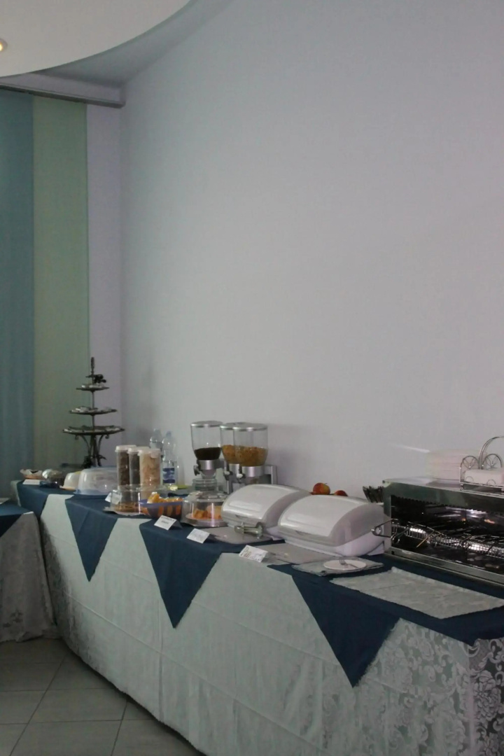 Yacht Marina Hotel