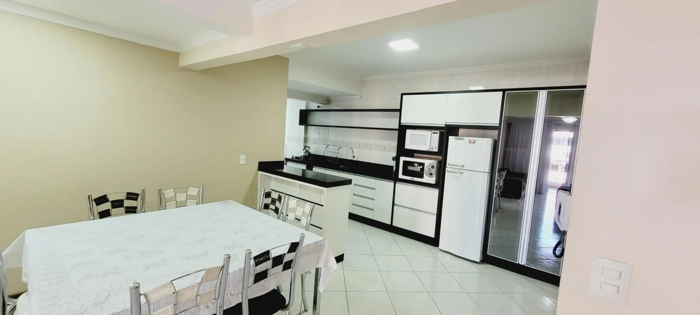 Belíssimo Apto Frente Avenida