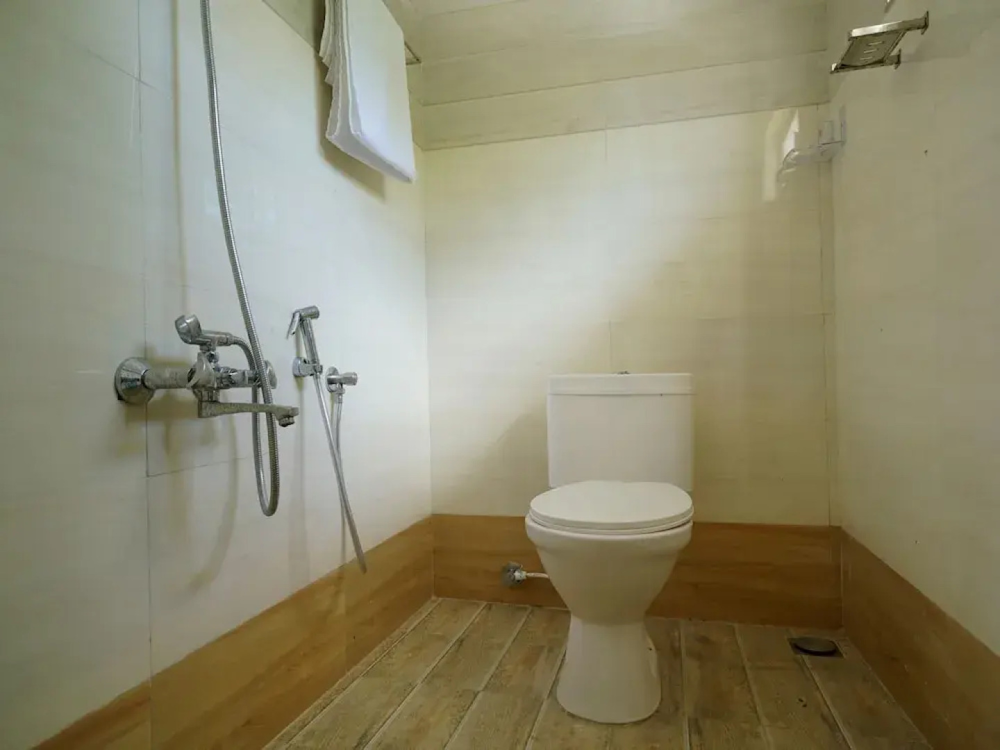 OYO Home 24477 Adorable 2BHK