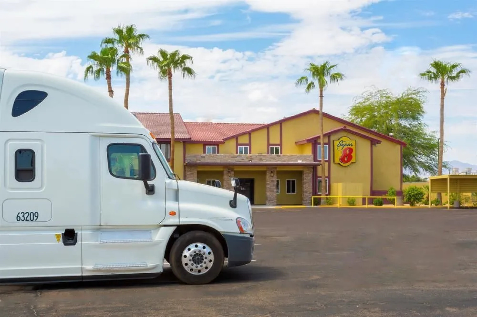 Super 8 Goodyear/Phoenix Area