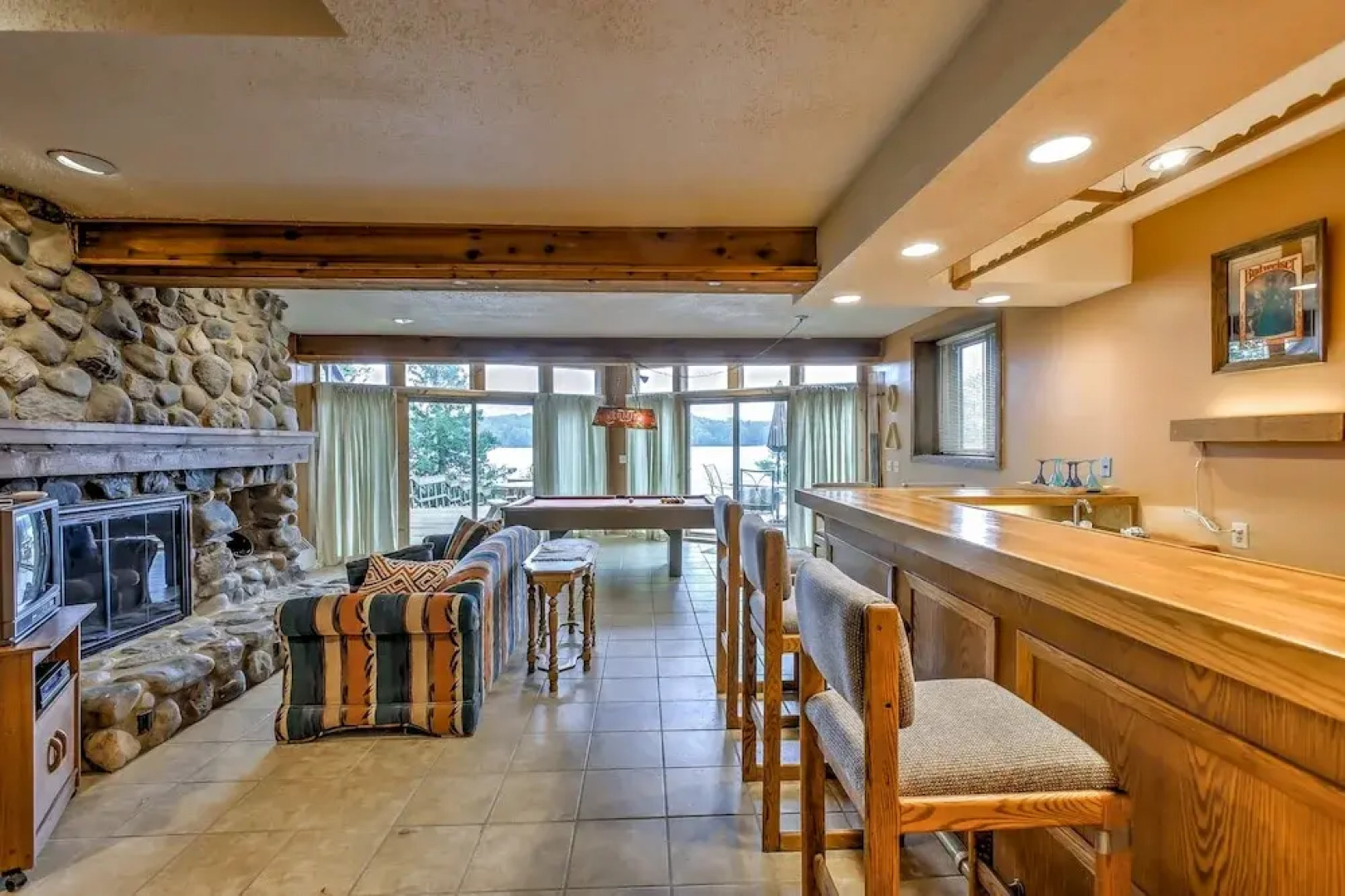 438midsu 4 Bedroom Home