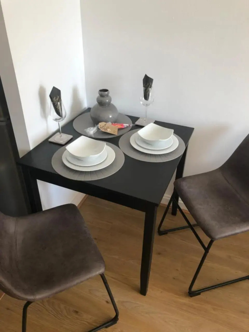 Hansen House 2 with Private Parking