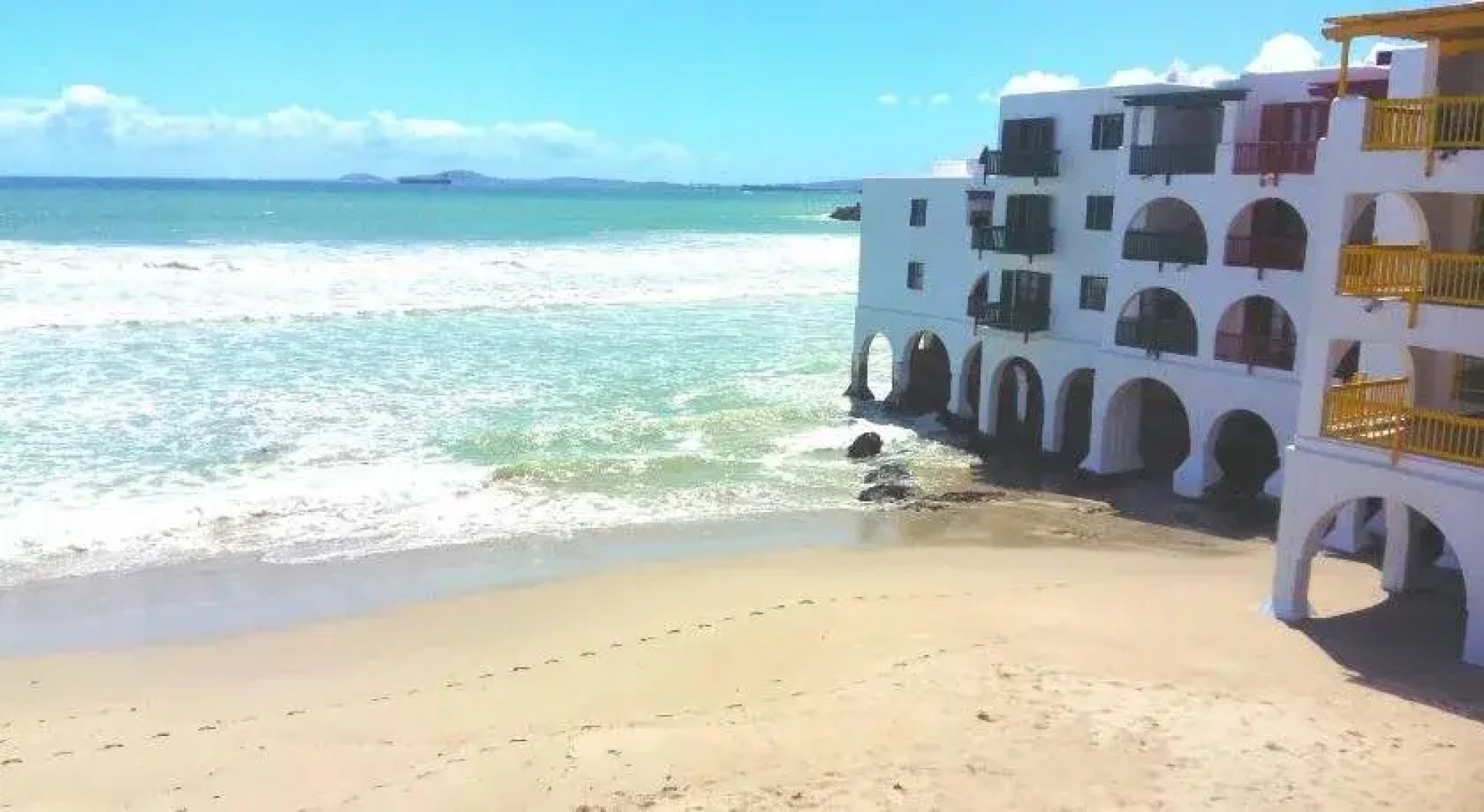 Mykonos Holidays @ Club Mykonos