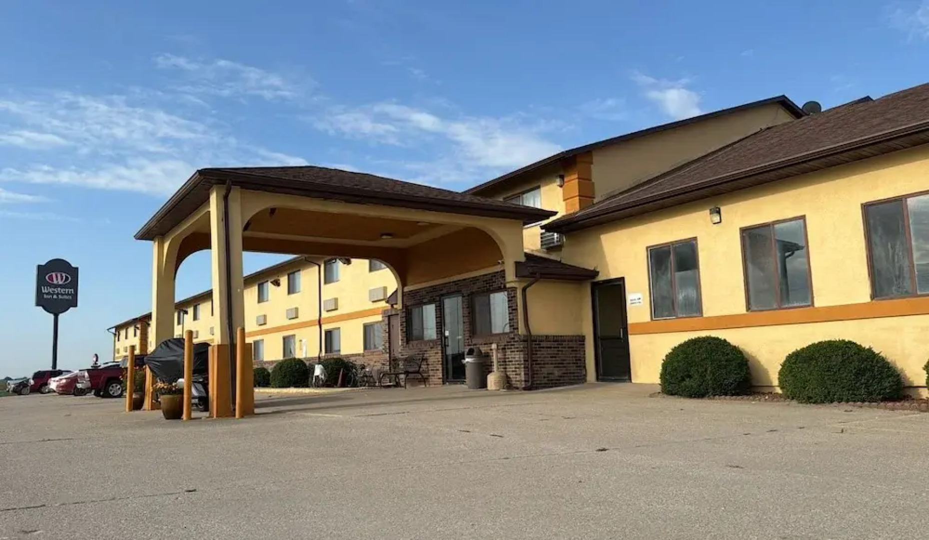 Western Inn & Suites