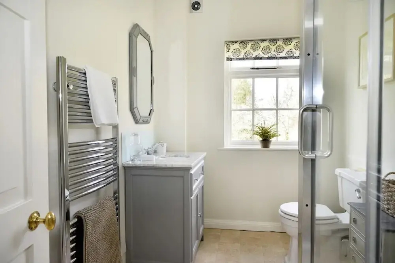 7 Bed Lodge With Mountain Views, Glanusk Estate