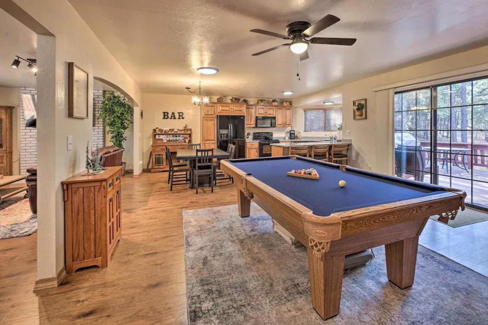 32 Mi to Sunrise Park: White Mountain Retreat