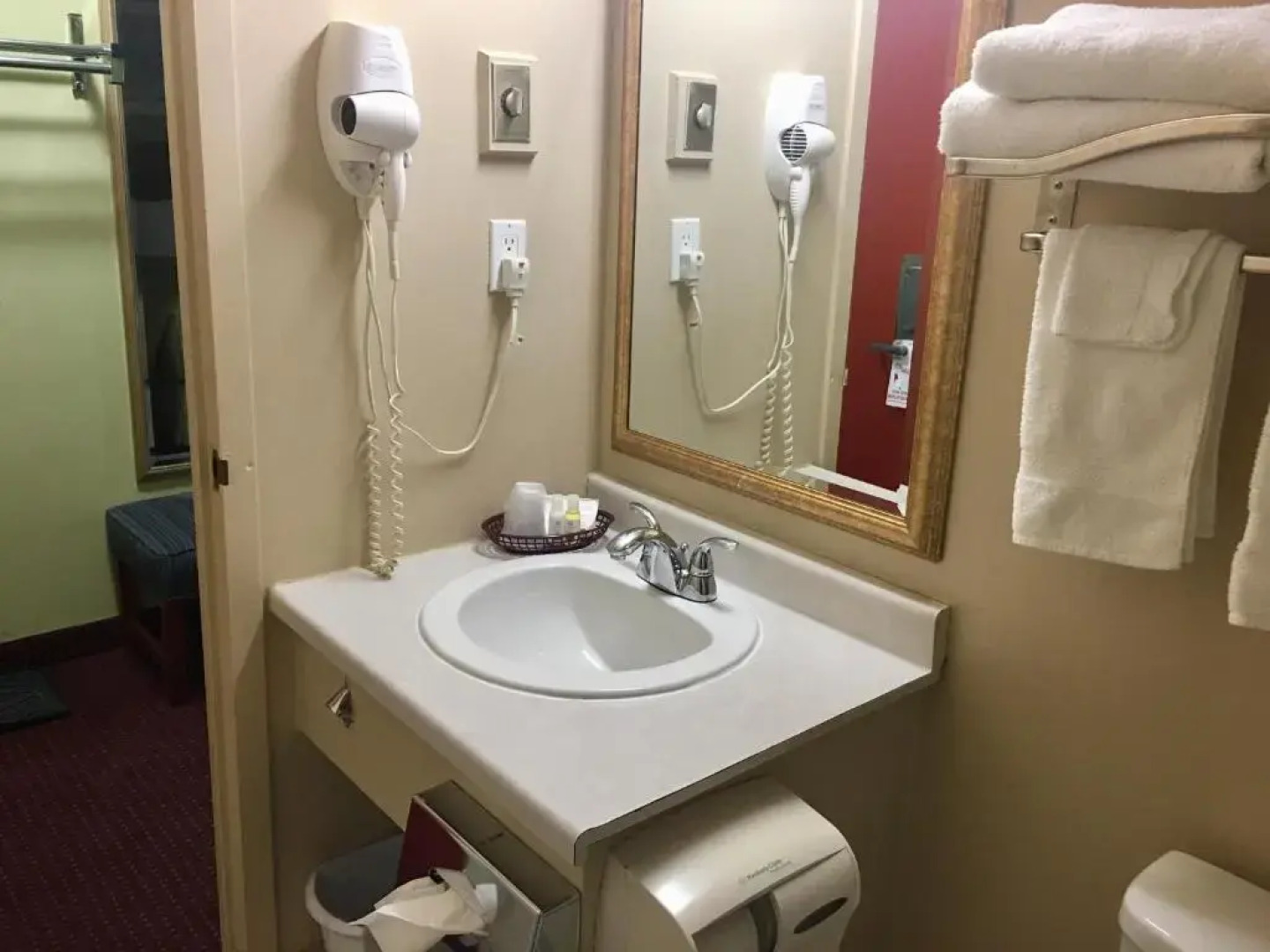 Valley Inn Motel & Suites