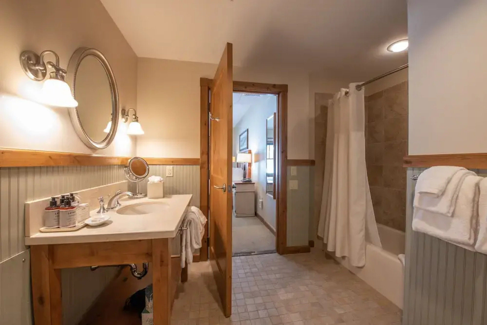 Wheelchair Accessible 2-Bedroom Slopeside Condo - No Cleaning Fee! by RedAwning