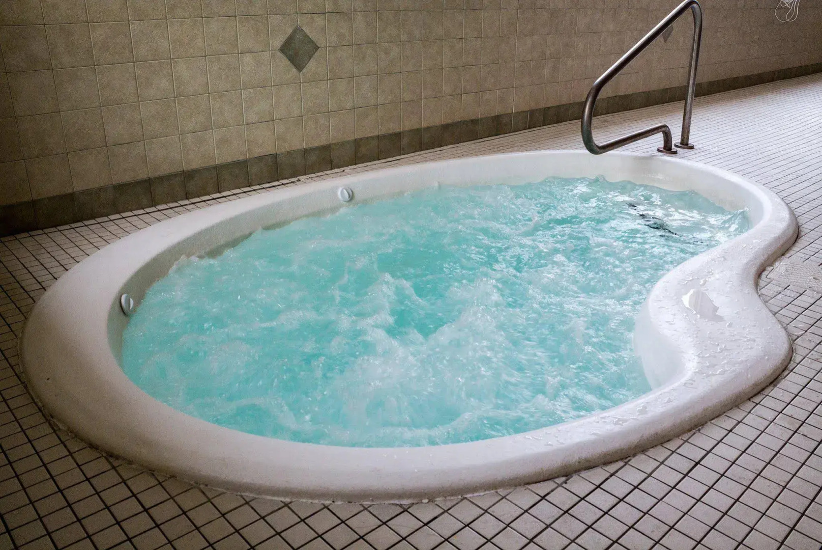 Bison Inn & Suites on University