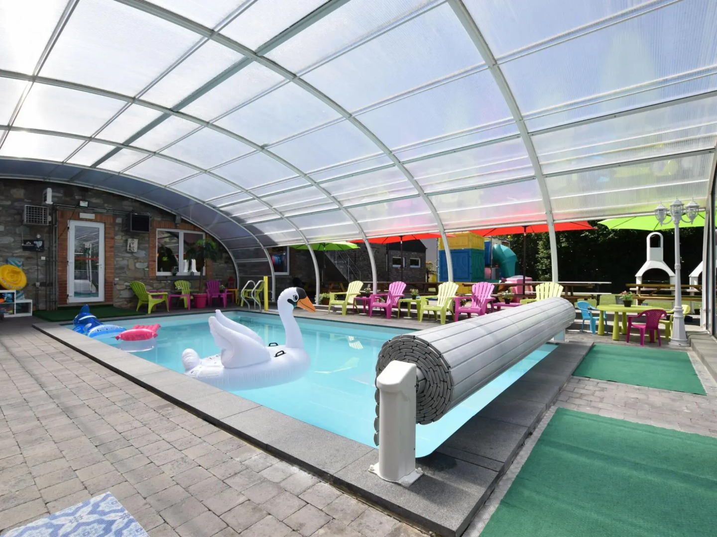 Pleasant Holiday Home with Sauna and Jacuzzi in Courtil