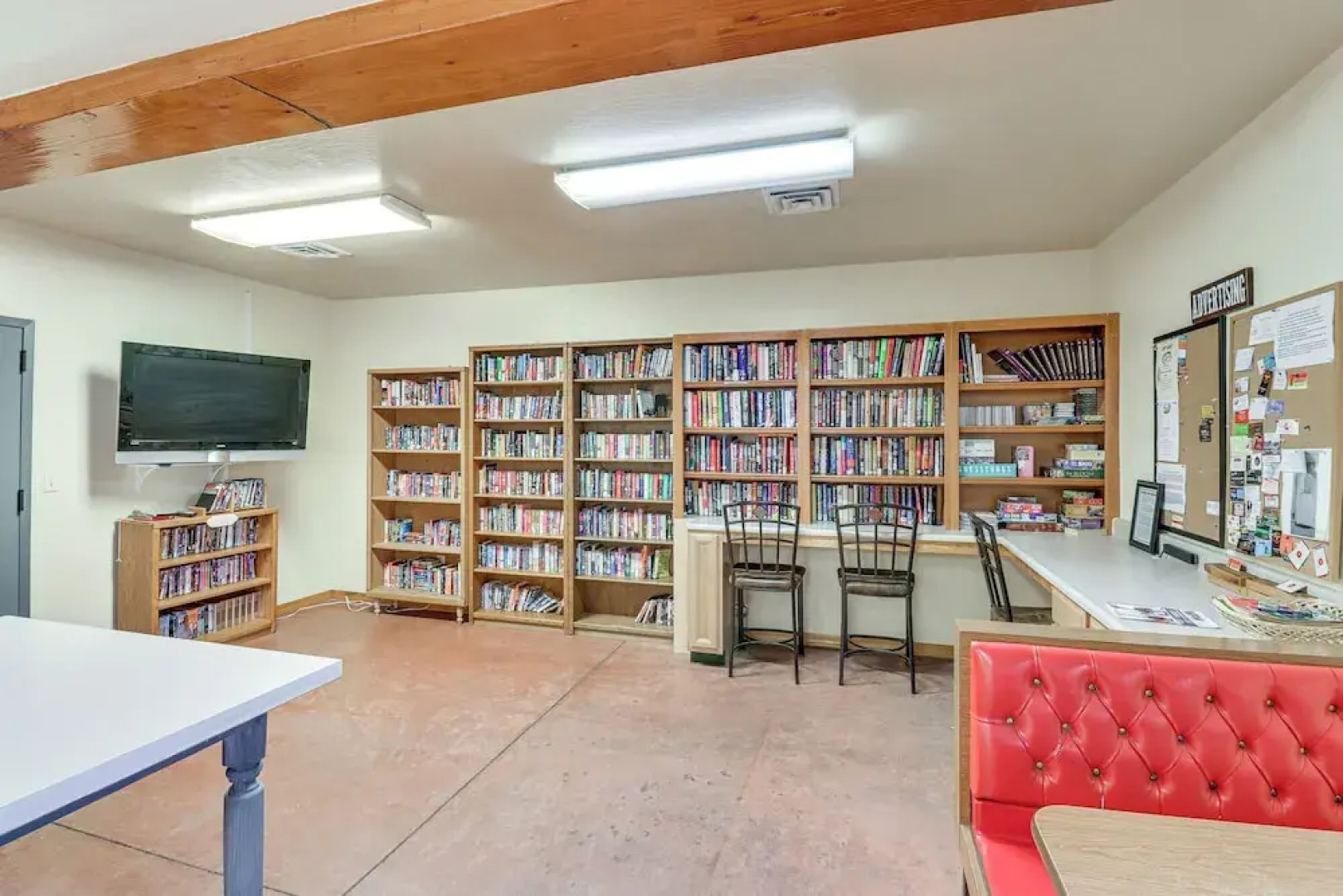 Hike & Fish: Cozy Cabin w/ Patio in Show Low!