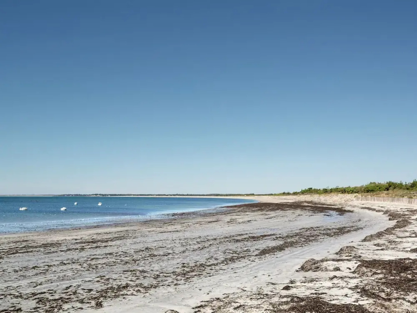 Welcoming Villa in Fouesnant With Swimming Pool